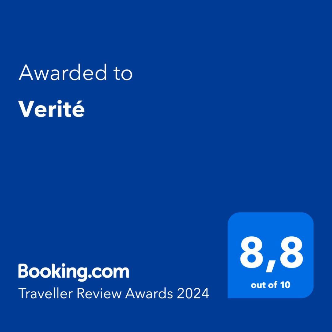 Verite 恩波利 外观 照片